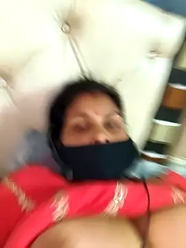 Love-pari077's cam snapshot