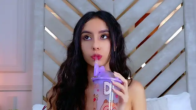 Sarah-Grace's cam snapshot