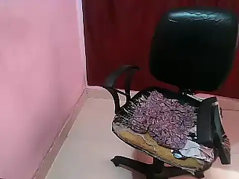 pari_rani7's cam snapshot