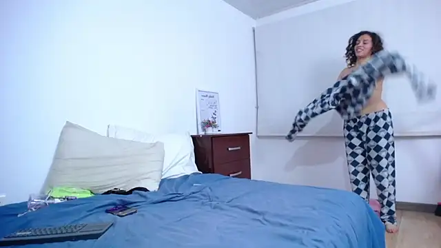 Sarabubbie's cam snapshot