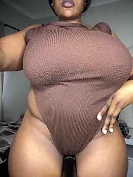 Bustygoddess32 live sex cam