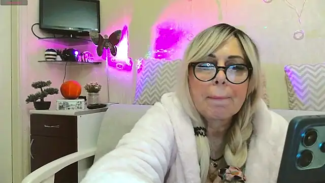 SusieNoreen's cam snapshot