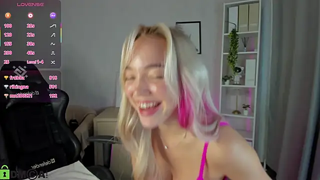 Christy_Little's cam snapshot