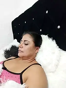 ElizabethWeil's cam snapshot