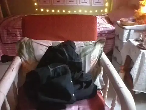 Saloni9's cam snapshot