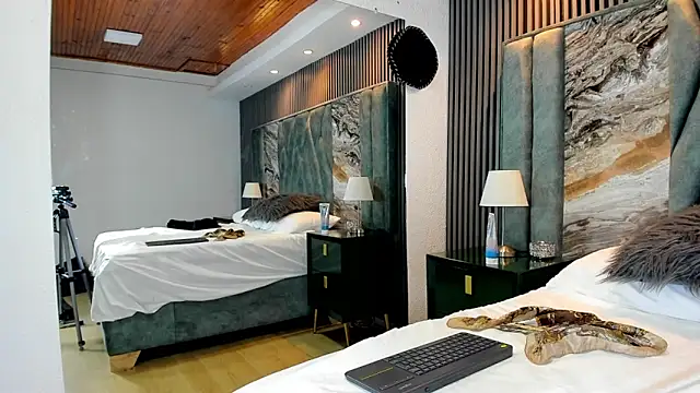 Little_Channel's cam snapshot