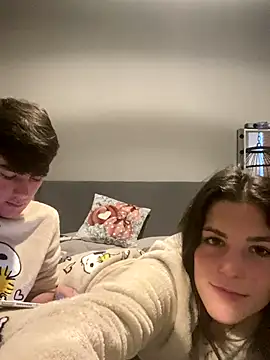 YoungCouple2007's cam snapshot