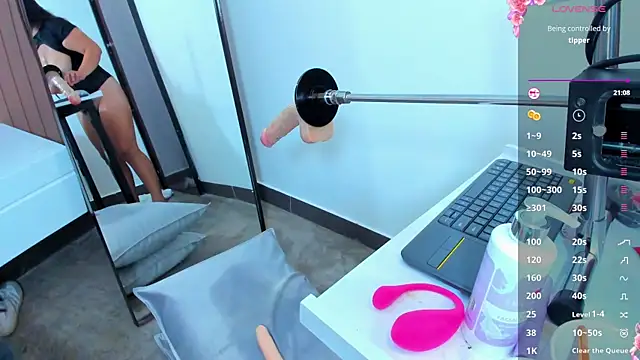 klhoe_boobs's cam snapshot