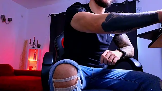 MightyAaron66's cam snapshot