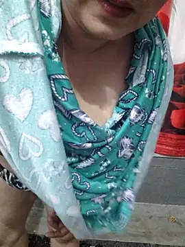 janvi_100's cam snapshot