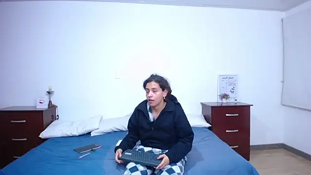 Sarabubbie live sex cam