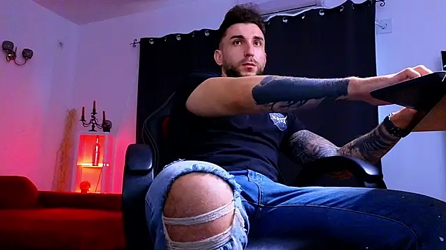 MightyAaron66's cam snapshot