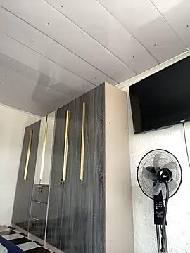 Iam-Sharifa live sex cam