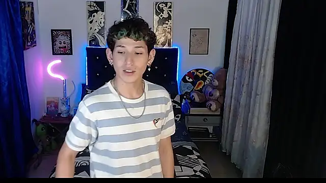 Yorsamm_and_friends's cam snapshot