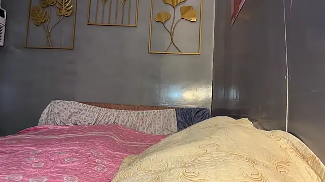 Delicate_Savannah live sex cam