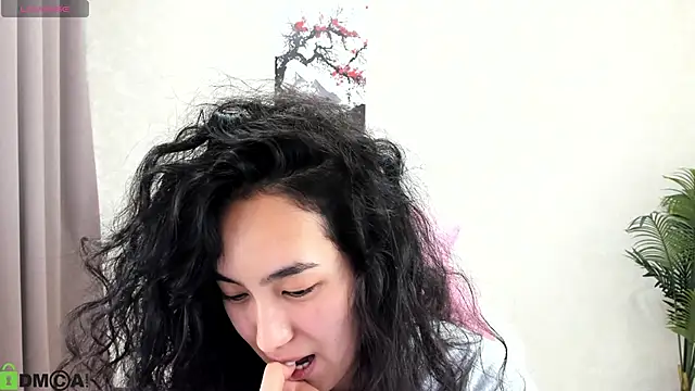 FlirtyAura's cam snapshot