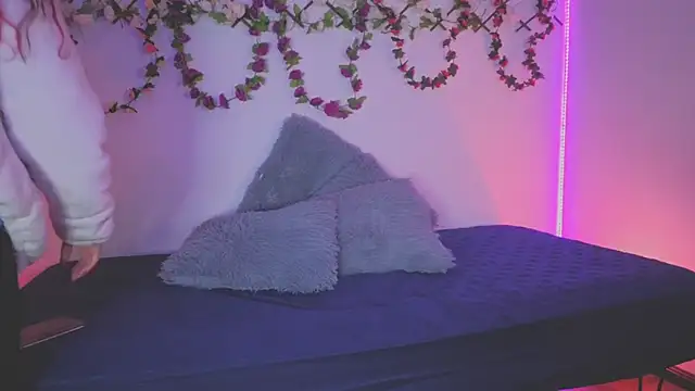 Lolarosesxs's cam snapshot