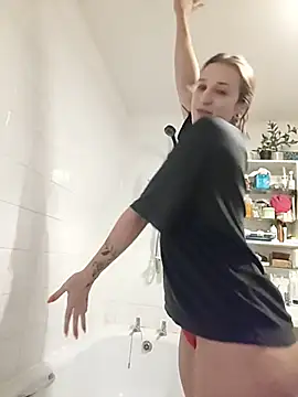 laradoom live sex cam