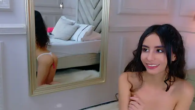 Sarah-Grace's cam snapshot