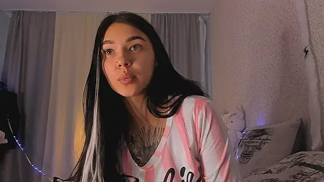 ArianaWalker77 live sex cam