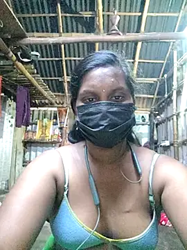 Tamildivya18's cam snapshot