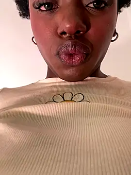 alissradiante1 live sex cam