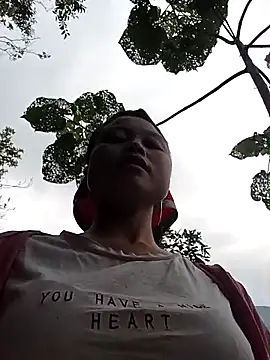 clara-cute's cam snapshot