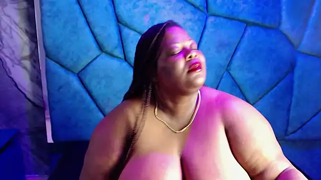 rocio_bbw_'s cam snapshot