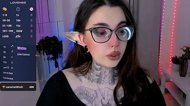 Dixi_Pixi_'s cam snapshot