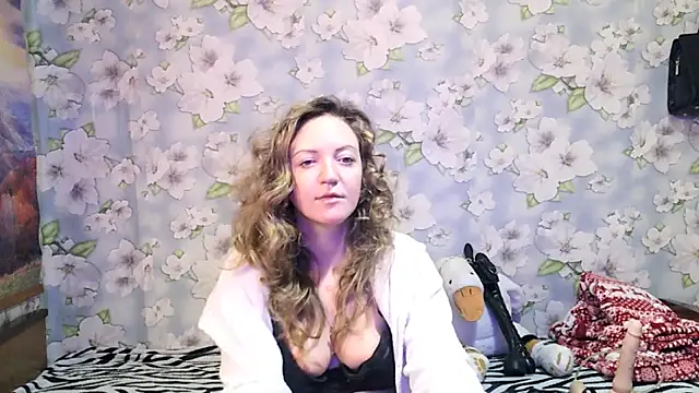 KattyLuuu's cam snapshot