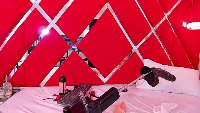 SusanCouper's cam snapshot