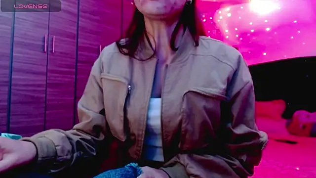 holy_juli's cam snapshot