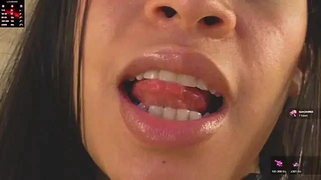 kimhilton_'s cam snapshot