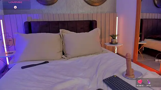 NaishaFord_1's cam snapshot