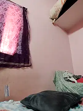 pujapujarrrr's cam snapshot