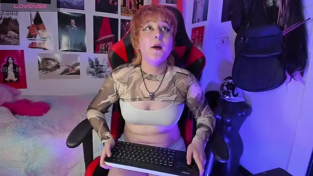 mistresscrowley666's web cam