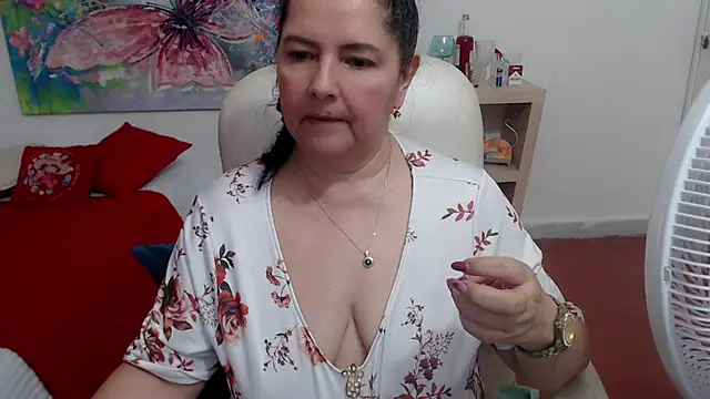 leonela_69's cam snapshot