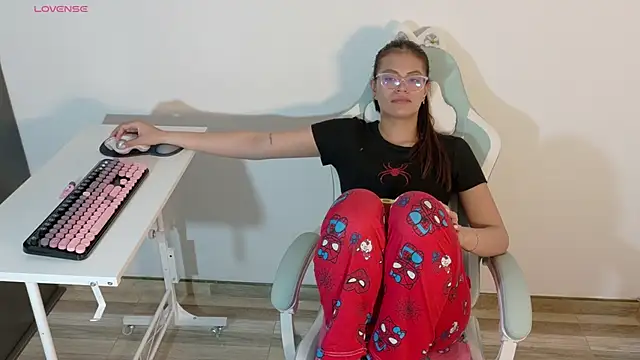 Emerald_Sparkles_'s cam snapshot