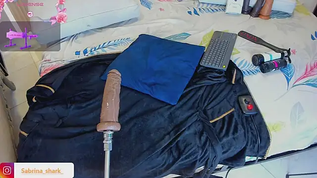 sabrina_shark_'s cam snapshot