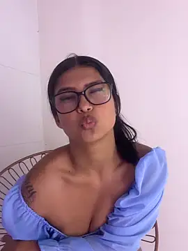 daphnevans's cam snapshot