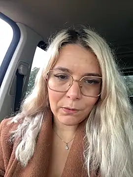 EmyLana's cam snapshot