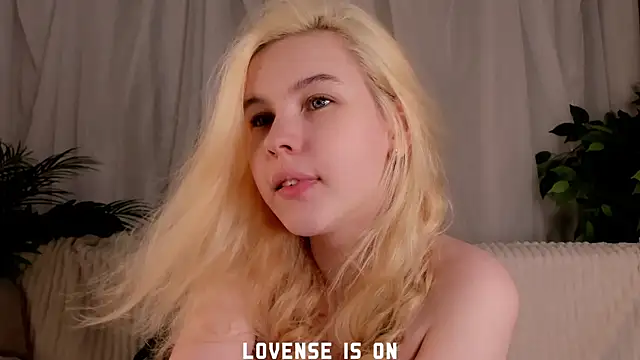 ElizSpieth's cam snapshot