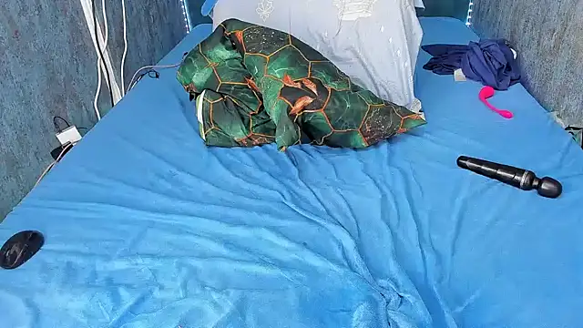 RedAssHottie's cam snapshot