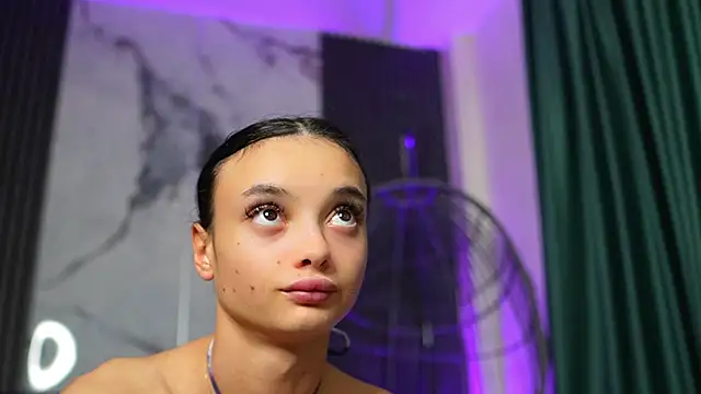 RachelRavee's cam snapshot