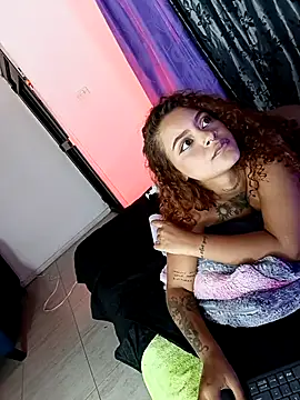 Caroline_Clark420's cam snapshot