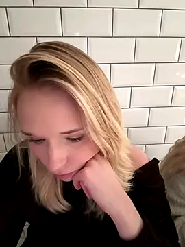 RollDolls's cam snapshot