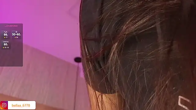 bella_lovers_'s cam snapshot