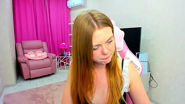 Strawberrye's cam snapshot