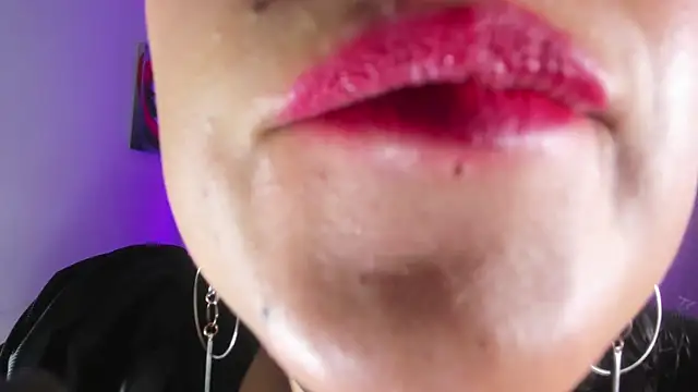 tamara_rouse1's cam snapshot