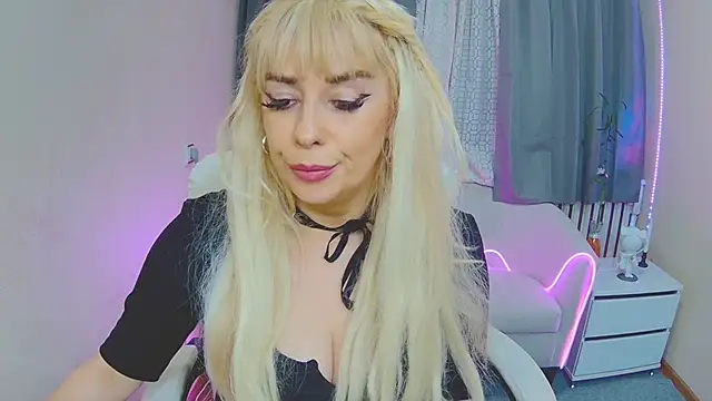 KatrinaCharm's cam snapshot